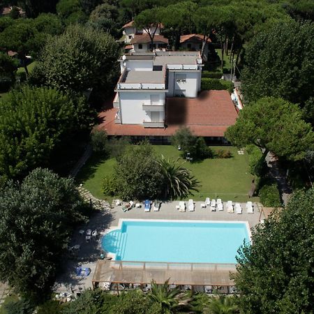 Hotel La Bussola Marina di Massa Exterior photo