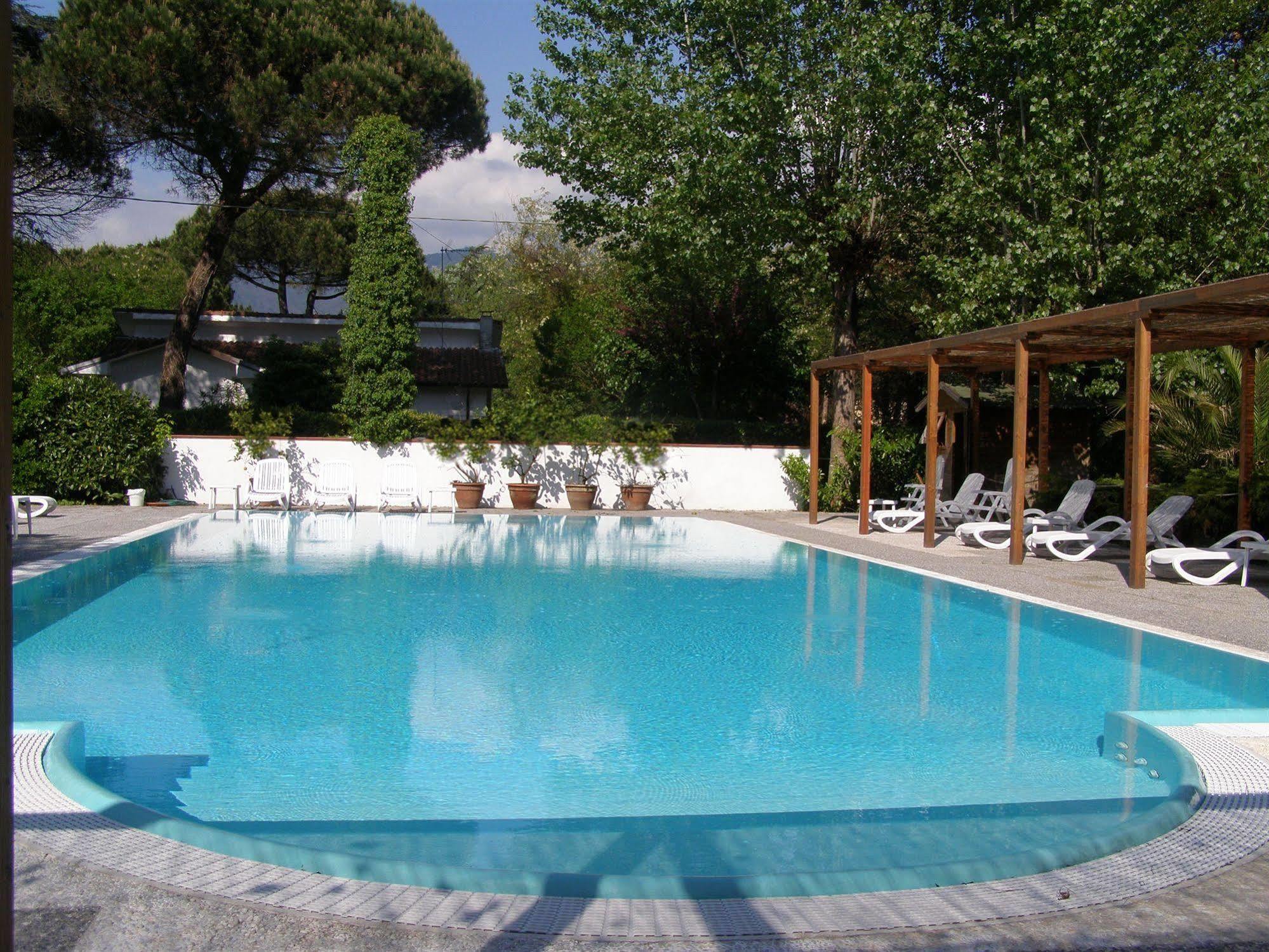 Hotel La Bussola Marina di Massa Exterior photo
